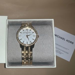 Brand New: MICHEAL KORS Watch ✨